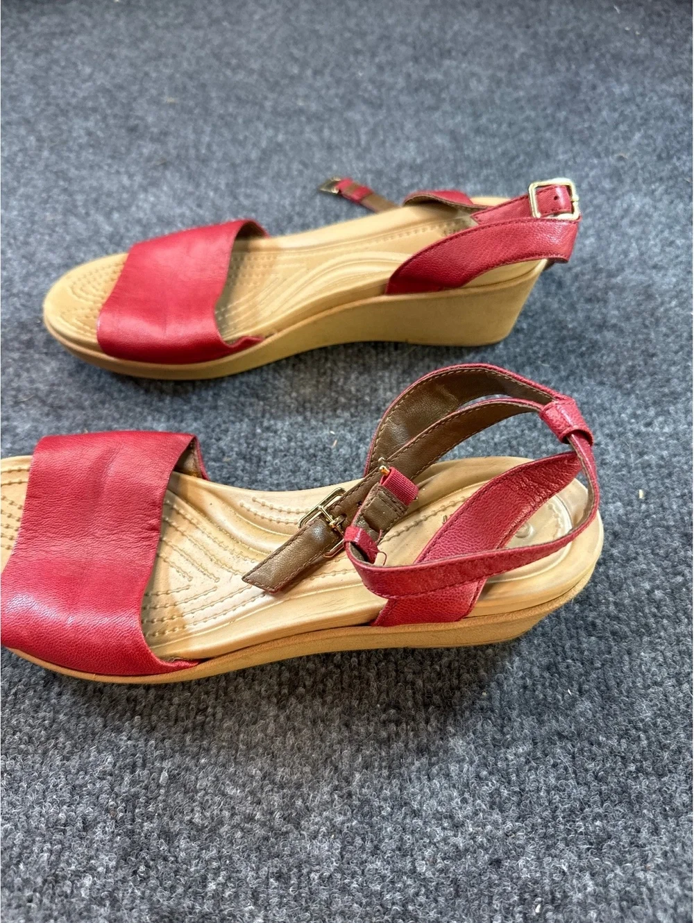 Crocs Women’s Red Leather Ankle Strap Wedge Sandals Open Toe Comfort Shoes